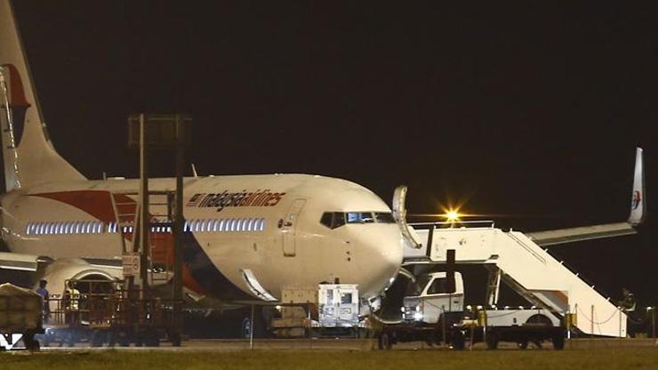 Malezya uçağı acil iniş yaptı