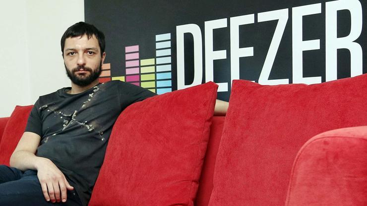 Mehmet Erdem editör olup şarkı seçecek