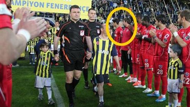 Galatasaraylı eski futbolcular Fenerbahçeyi alkışlamadı