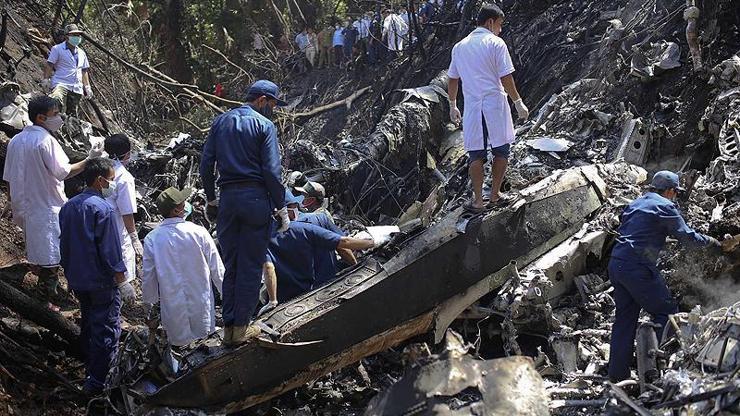 Laosta düşen uçakta Bakan ve Başbakan Yardımcısı öldü