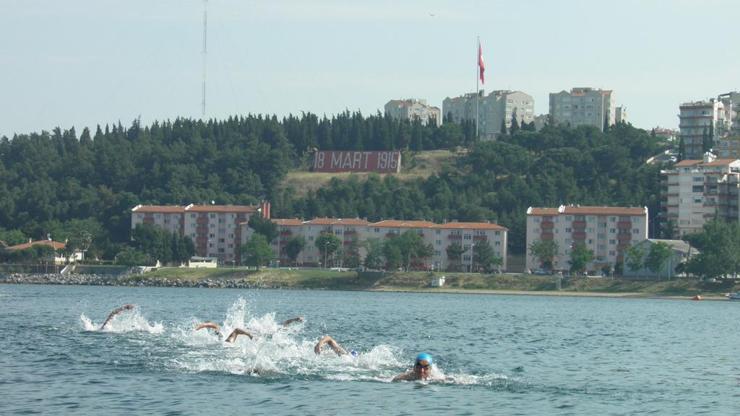 Açık Su Yüzme Şampiyonası Çanakkale Boğazında yapıldı