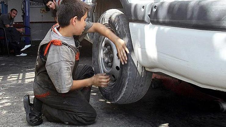 Türkiyede 1 milyona yakın çocuk işçi var