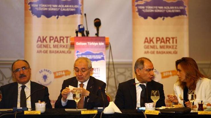 Diyarbakırdaki Çözüm Çalıştayında BDP-HDPye eleştiri