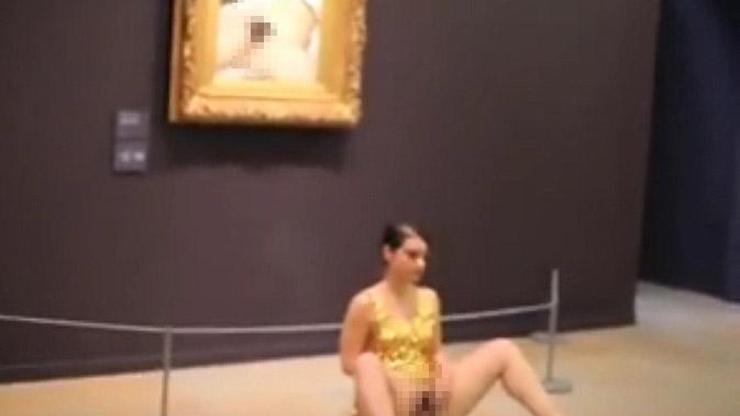 Orsay Müzesinde şok eden performans
