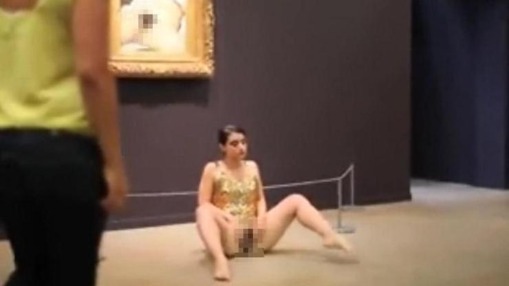 Orsay Müzesinde şok eden performans