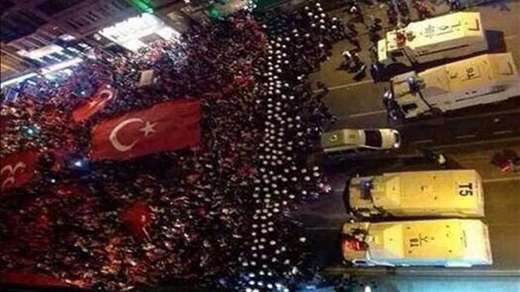 İstanbulda Bayrak yürüyüşü