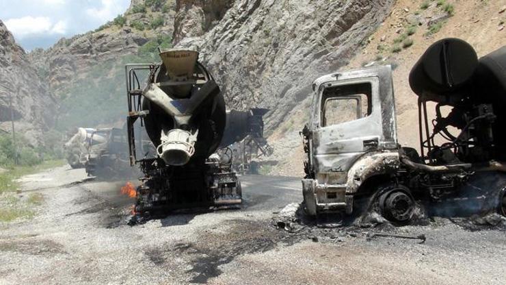 PKKlılar 5 aracı yaktı, 6 kişiyi kaçırdı