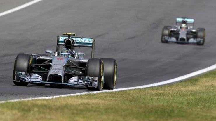 Rosberg zirveye yapıştı