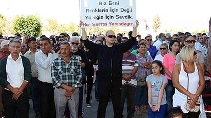 MHPli başkana Kürtçe pankartlı destek