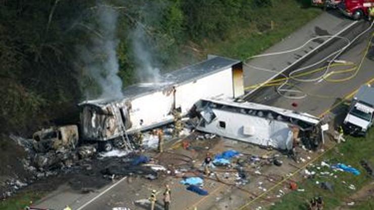 ABDde trafik kazası: 8 ölü, 14 yaralı