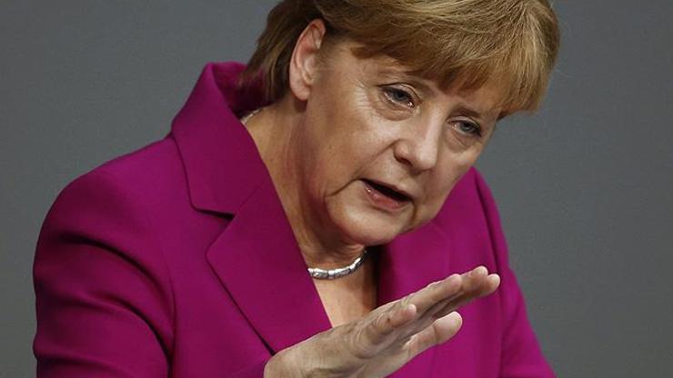 Merkel kriptolu yeni cep telefonuna kavuştu