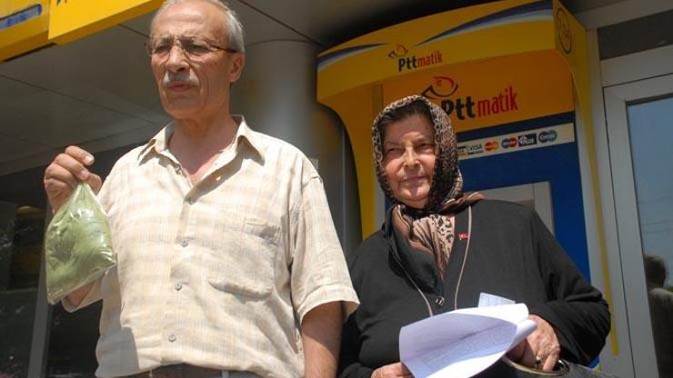 Şehit babası kendini dava eden Başbakan Erdoğana kına yolladı
