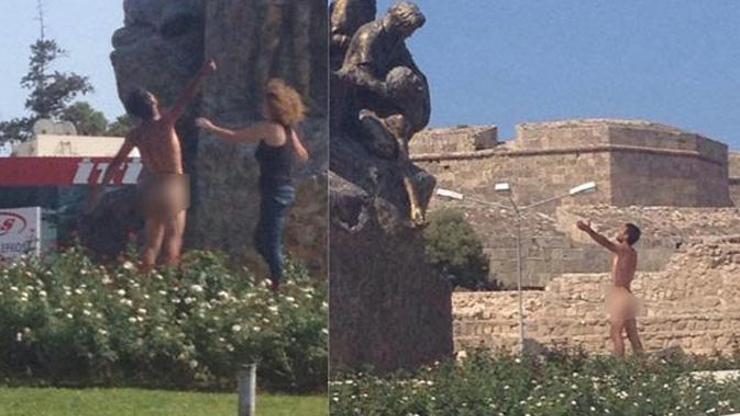 Çırılçıplak soyunup Atatürk anıtına koştu