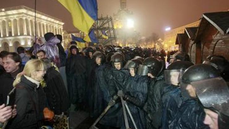 Ukrayna AByi reddetti, ülke karıştı