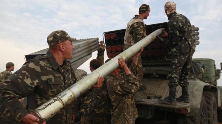Ukraynanın doğusunda mültecileri taşıyan konvoya saldırı