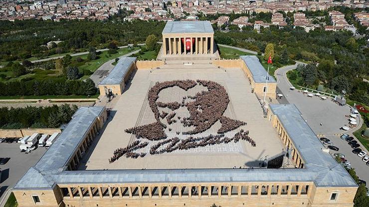 Anıtkabir’de 6 bin kişiyle en büyük Atatürk portresi