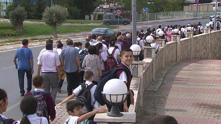 İstanbulda tehlikeli okul yolu