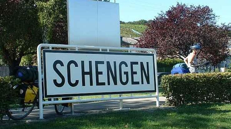 Avusturya Schengeni askıya aldı