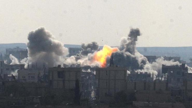 Kobani'de son durum: Sadece 10 peşmerge girebildi Kobani'de son durum: Sadece 10 peşmerge girebildi