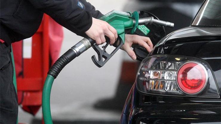 Benzin ve motorin fiyatı 8 kuruş arttı