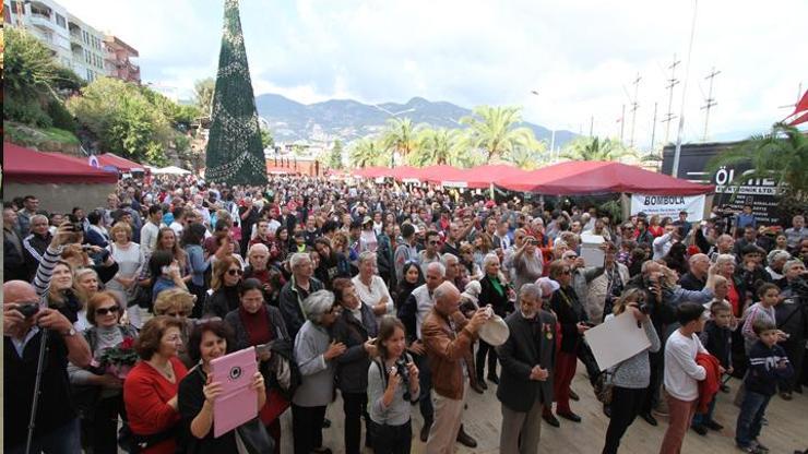 Alanyada Noel pazarı kuruldu