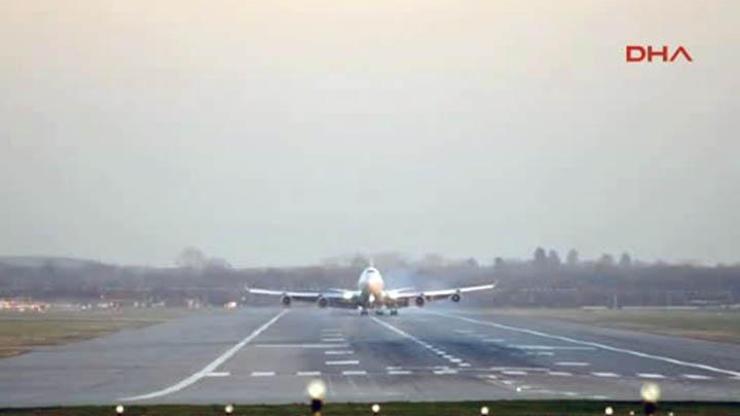 Londrada dev yolcu uçağı Gatwick Havaalanına acil iniş yaptı