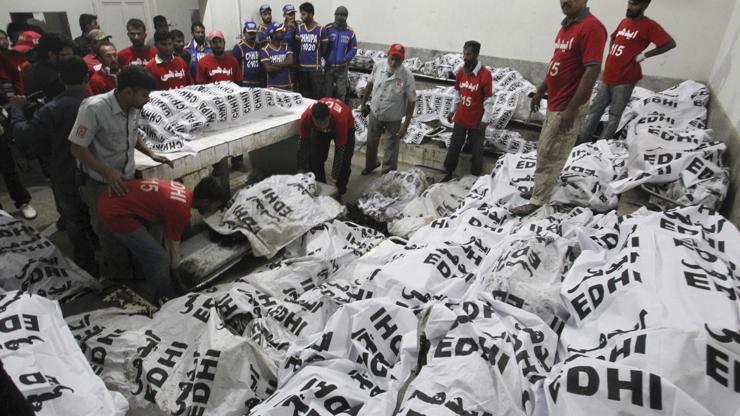Pakistanda katliam gibi kaza: 57 ölü