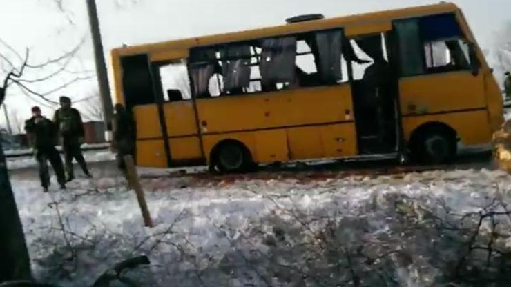 Ukraynada otobüse havan topu mermisi düştü