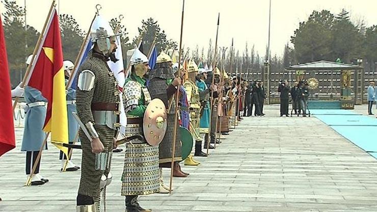 Aliyevi karşılama töreninde Diriliş şarkısı