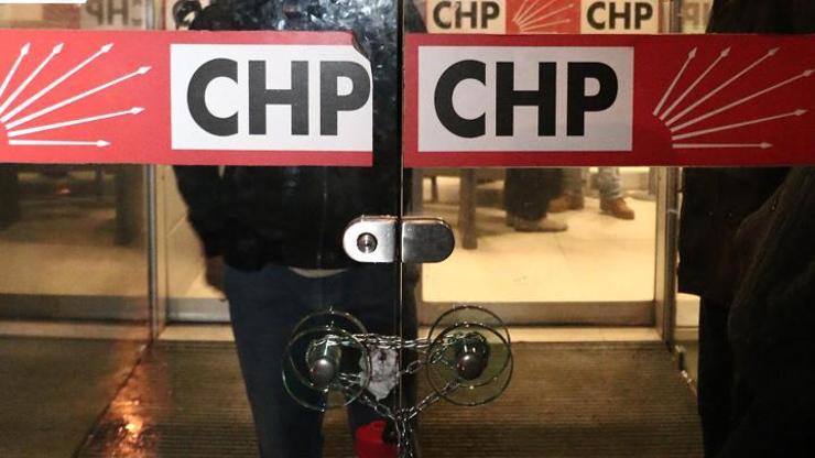 İşçiler CHP İstanbul İl Binasını işgal etti