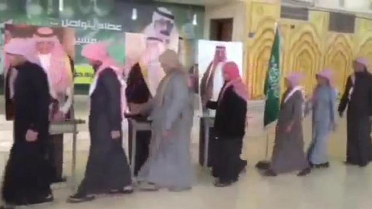 Suudi Arabistanda görülmemiş taziye yöntemi