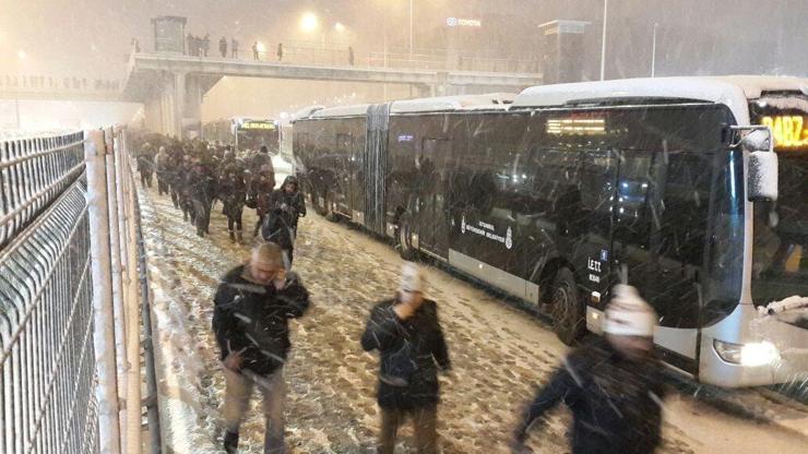 İstanbula kar yağdı, böyle oldu