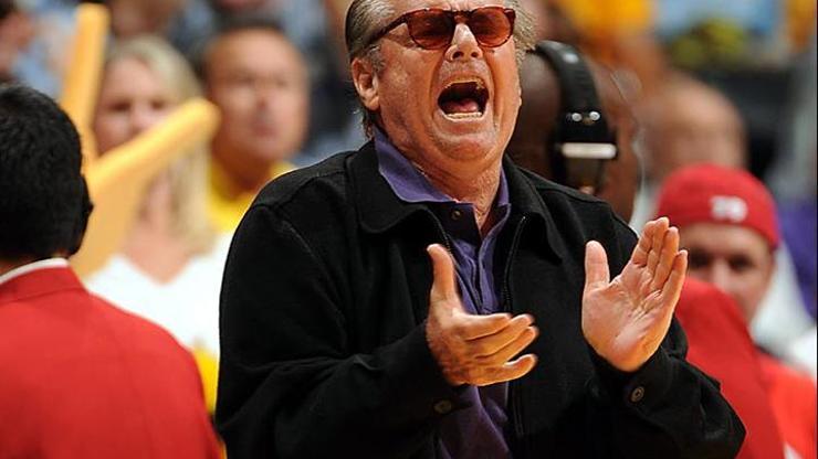 Jack Nicholson takımı beğenmeyip Lakers kombinesini satışa çıkardı