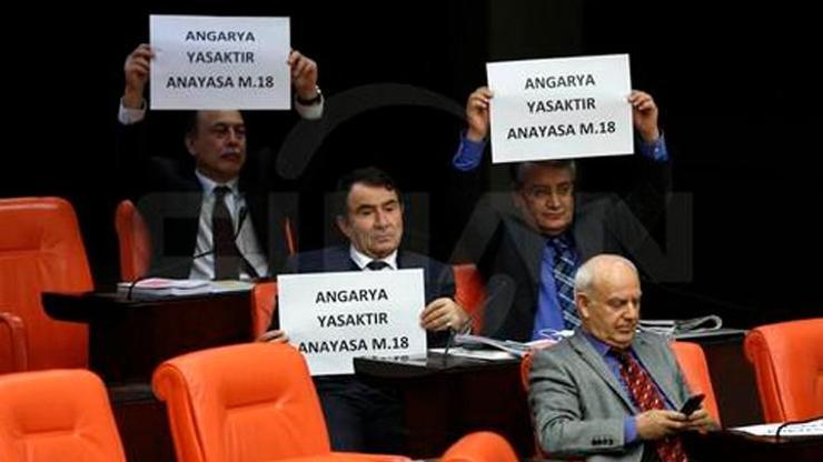 HDP’li vekillerden gece protestosu: Meclis’te angarya istemiyoruz