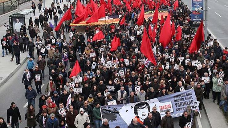 İstanbulda binlerce kişi Berkin Elvanı andı