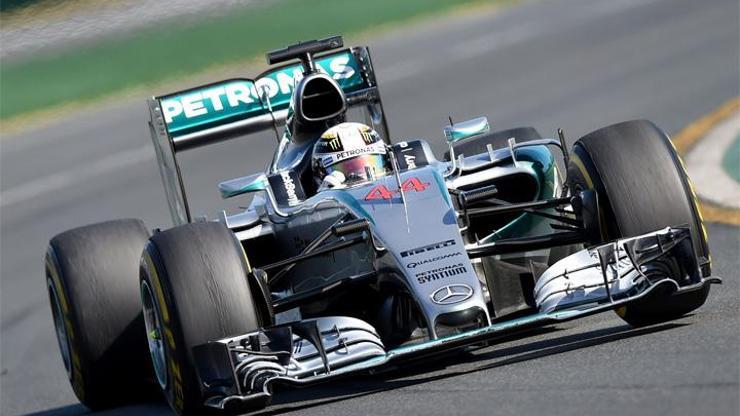 Formula 1de sezonun ilk zaferi Hamiltonın