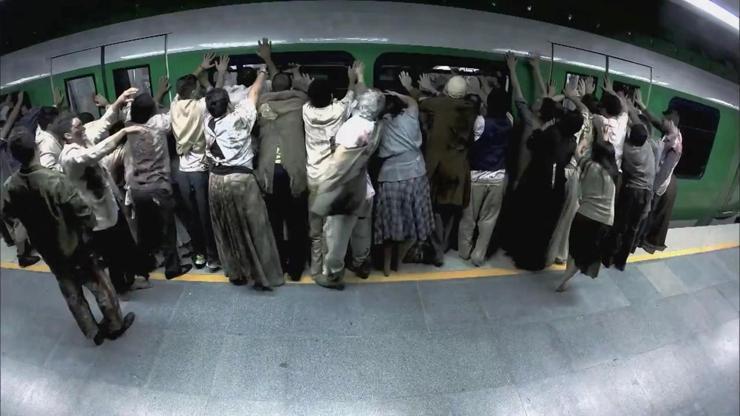 Dünyanın en zalim şakası: Metrodaki Zombiler