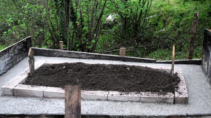 DHKP-Cli Şafak Yaylanın mezarına beton döküldü