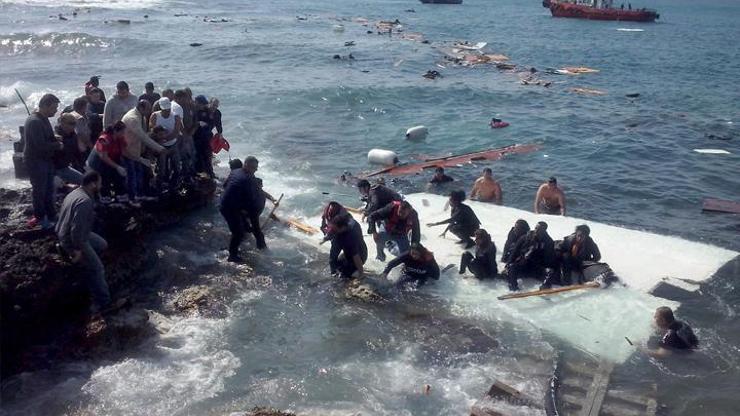 Akdenizde ölen sığınmacıların sayısı 5 bini geçti