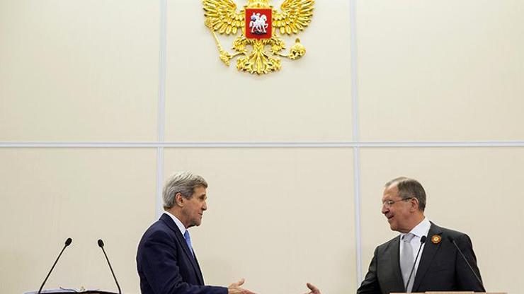 Sergey Lavrov ve John Kerry Soçide buluştu