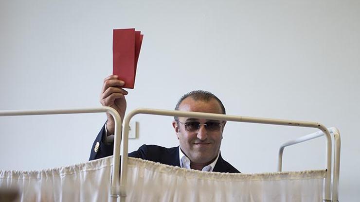 Galatasaray başkanlık seçimi için oylama yapıldı