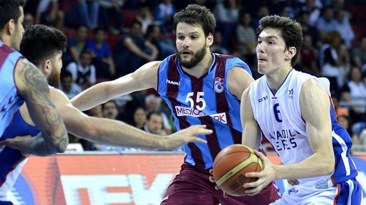 Anadolu Efes: 85 - Trabzonspor Medical Park: 56