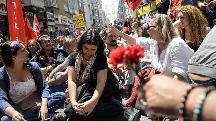 İstiklal Caddesinde Gezi yürüyüşü