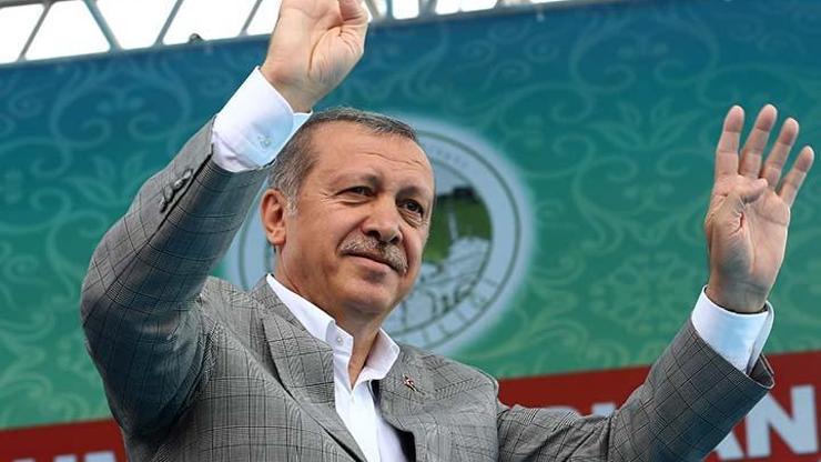 Erdoğan mitingde AK Parti sloganı attırdı