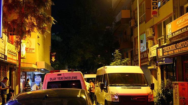 İzmirde SDPye operasyon: 4 gözaltı