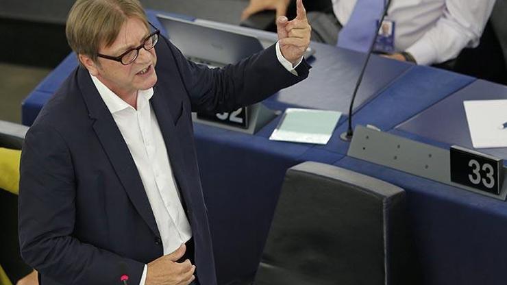 Liberal Grup Başkanı Verhofstadt AP toplantısında Çiprasa çattı