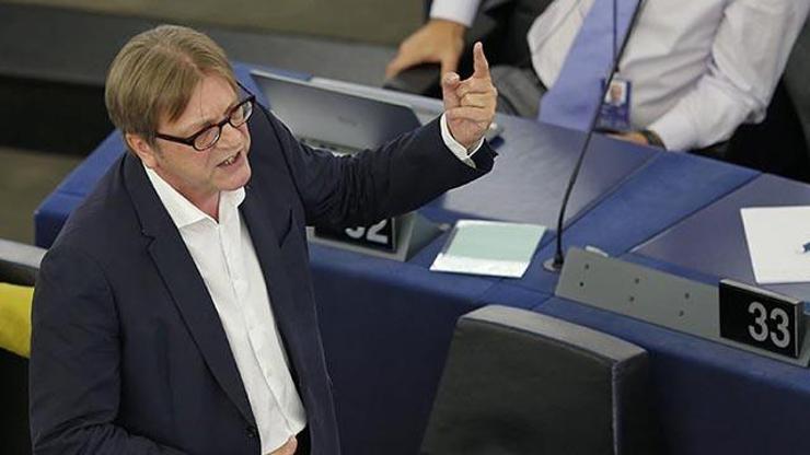 Liberal Grup Başkanı Verhofstadt AP toplantısında Çiprasa çattı