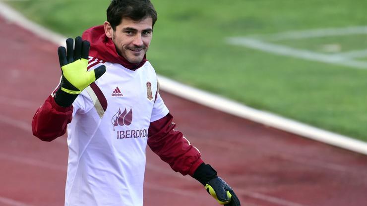 Casillas, Porto ile anlaştı
