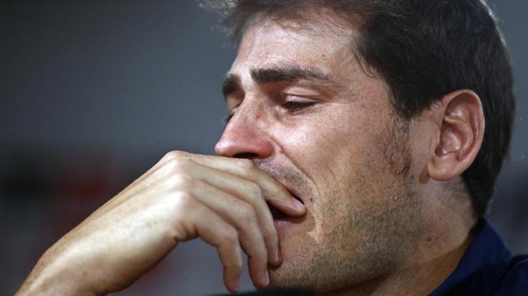 Casillas gözyaşlarını tutamadı
