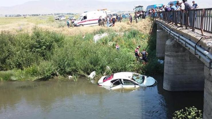 Otomobil Karasu Nehrine uçtu: 6 ölü